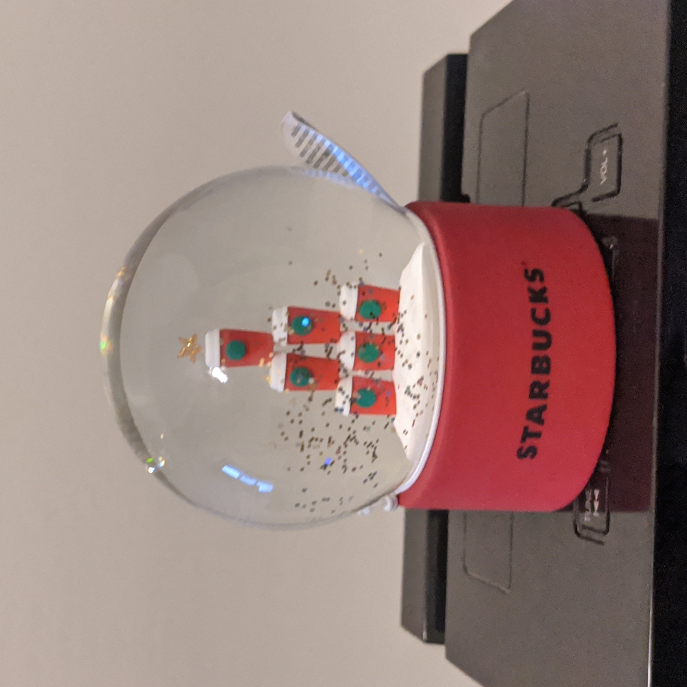 Mini snow globe